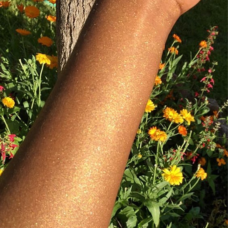Oem Private Label Organic Body Glow Oil Bronzed Luxury Liquid Highlighter Body Shimmer Spray