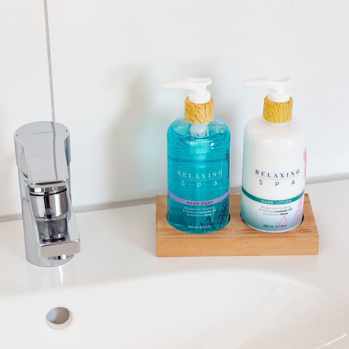Custom Hand Care Kit Wooden Stand 290ml Hand Duo Cream Hyaluronic Acid Lavender Fragrance Recycled Material Bottles Refillable