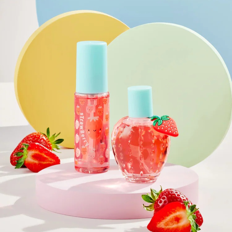 Kids Private Label Fruity Strawberry Sweet And Fresh 50ml Light Perfume And 50ml Body Mist With Cute Strawberry Hangtag Gift Set