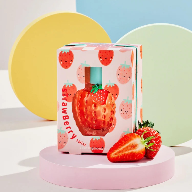 Kids Private Label Fruity Strawberry Sweet And Fresh 50ml Light Perfume And 50ml Body Mist With Cute Strawberry Hangtag Gift Set