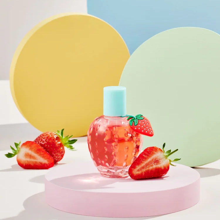 Kids Private Label Fruity Strawberry Sweet And Fresh 50ml Light Perfume And 50ml Body Mist With Cute Strawberry Hangtag Gift Set