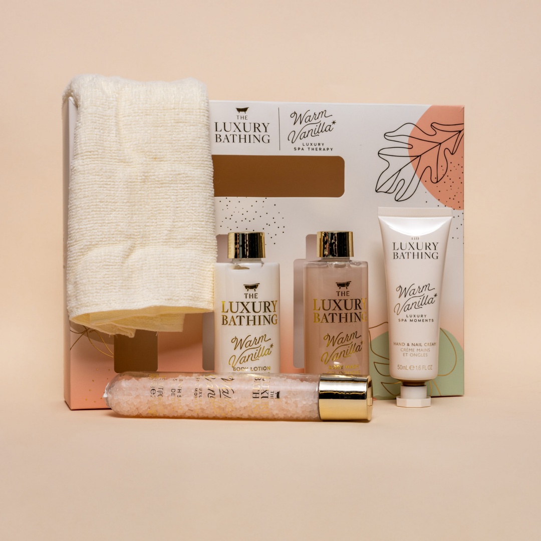 Private Label Luxury Bathing And Skin Gift Set,Salt,Body Wash And Body Lotion With Luxury Flannel -warm Vanilla & Sweet Almond