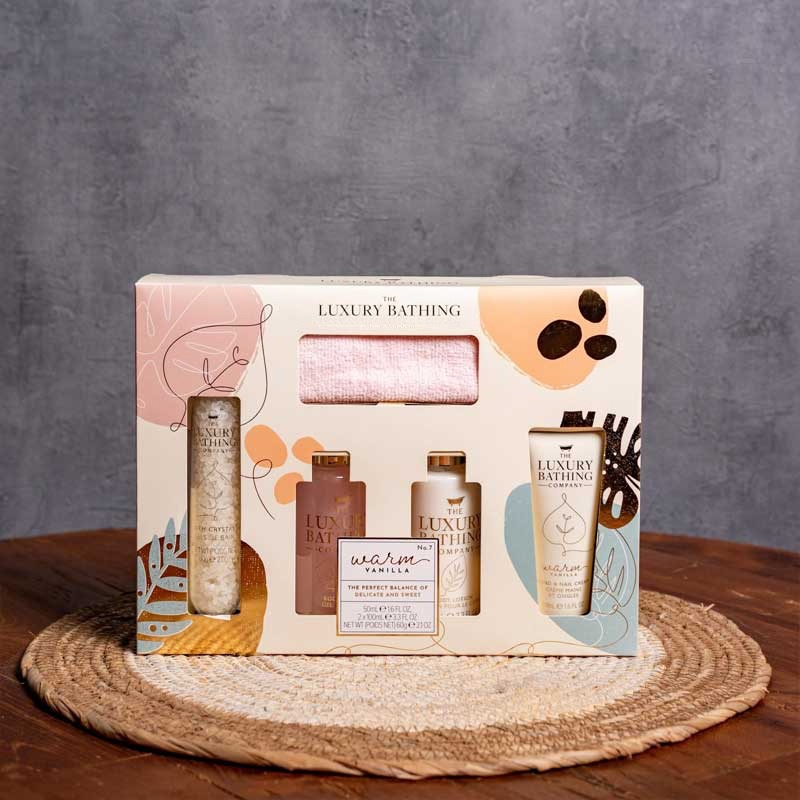 Private Label Luxury Bathing And Skin Gift Set,Salt,Body Wash And Body Lotion With Luxury Flannel -warm Vanilla & Sweet Almond