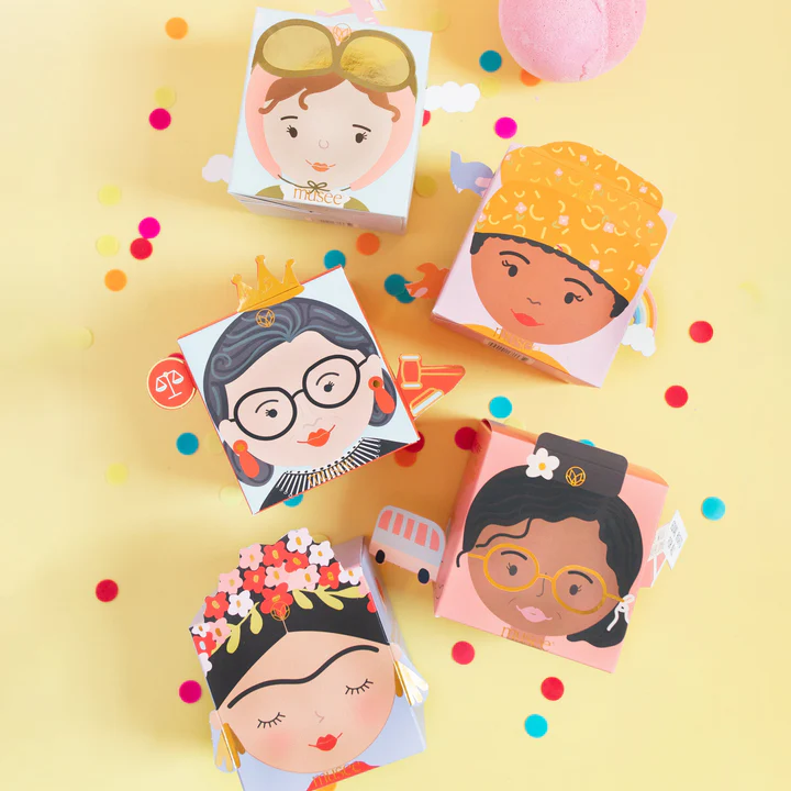 Oem&odm Cute Eco-friendly Cartoon Style 70g Individual Bath Fizzer Gift Wholesale Moisturizing Bath Bombs Natural Ingredients